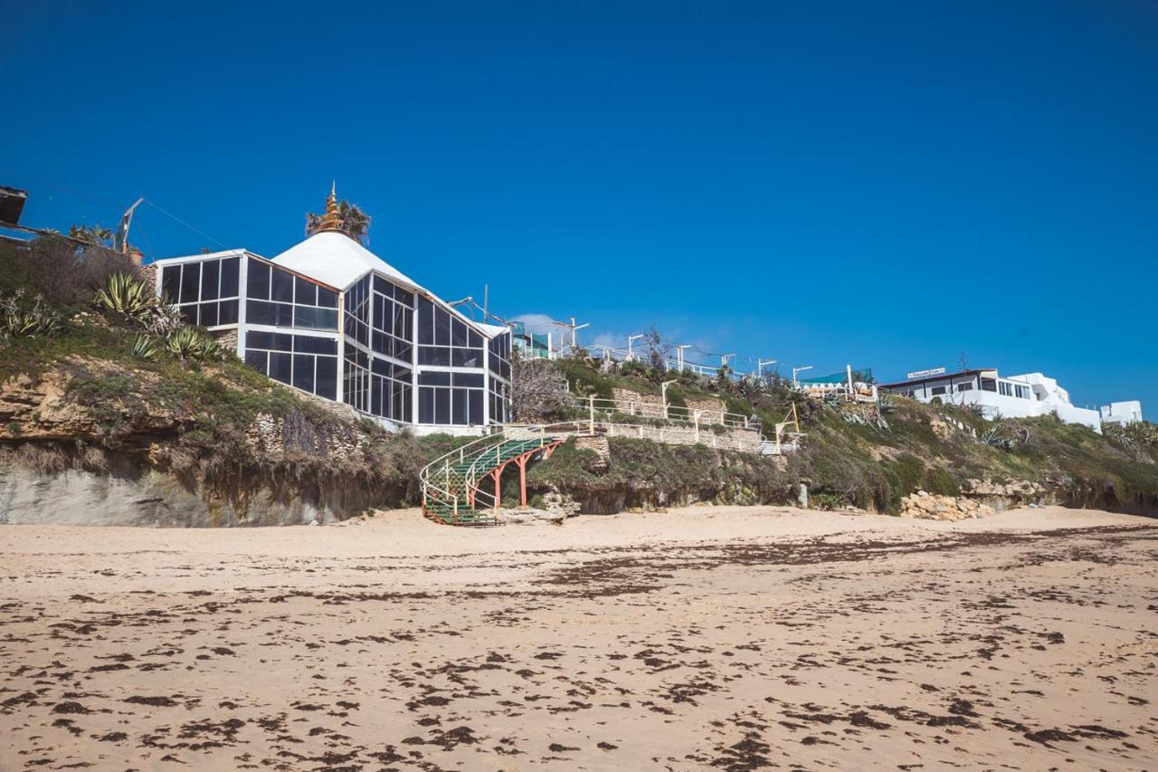 Magnífico duplex renovado con piscina garaje y jardín, frente a la playa de los Caños de Meca. Exterior foto