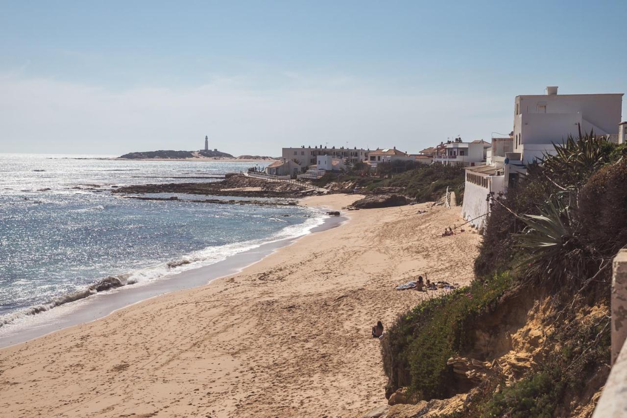 Magnífico duplex renovado con piscina garaje y jardín, frente a la playa de los Caños de Meca. Exterior foto