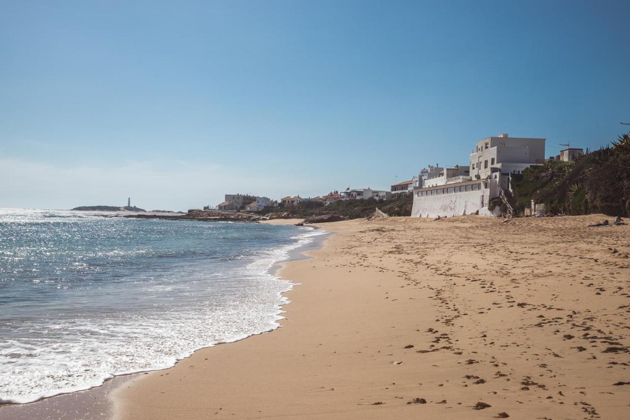 Magnífico duplex renovado con piscina garaje y jardín, frente a la playa de los Caños de Meca. Exterior foto