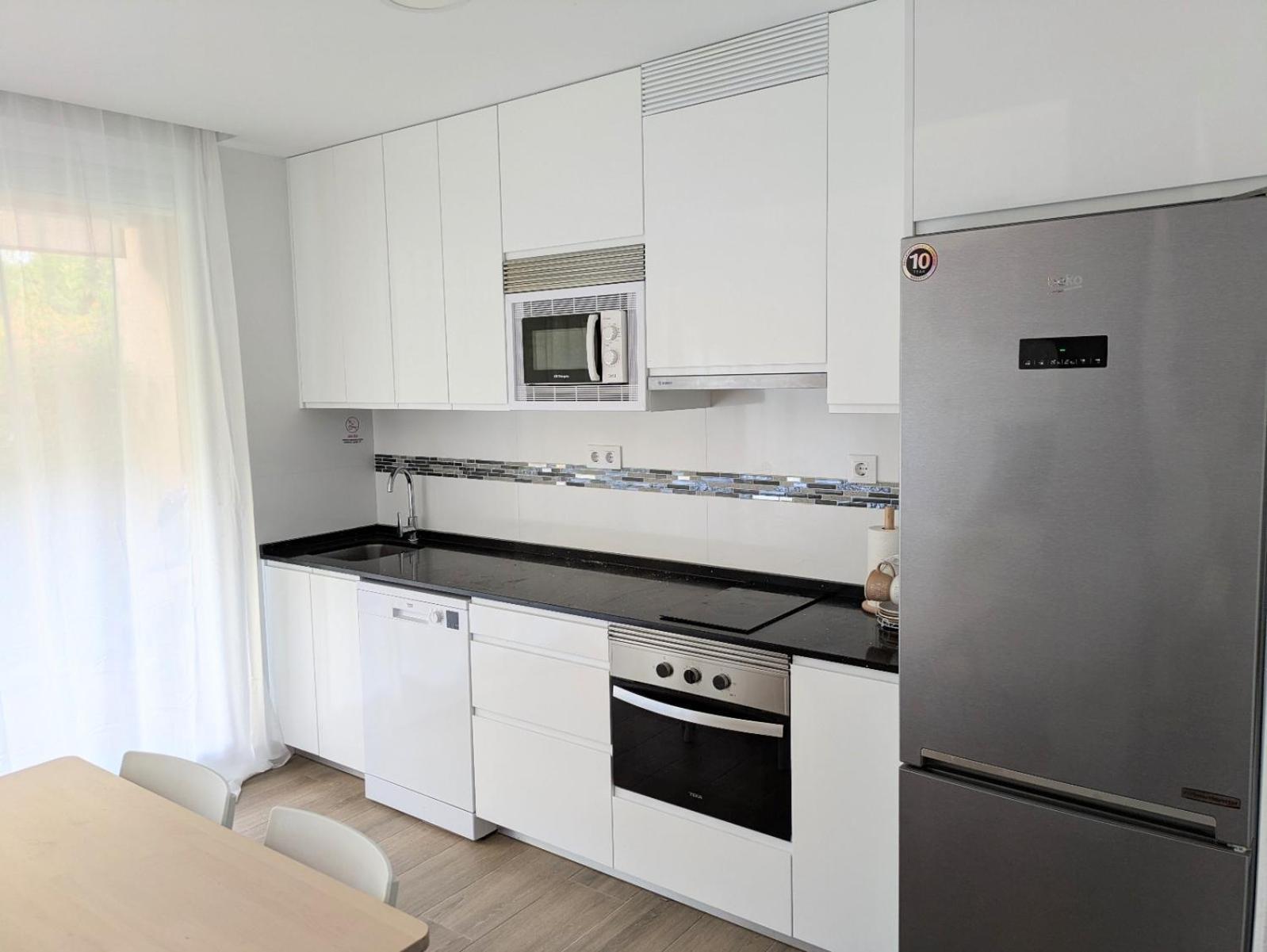 Magnífico duplex renovado con piscina garaje y jardín, frente a la playa de los Caños de Meca. Exterior foto