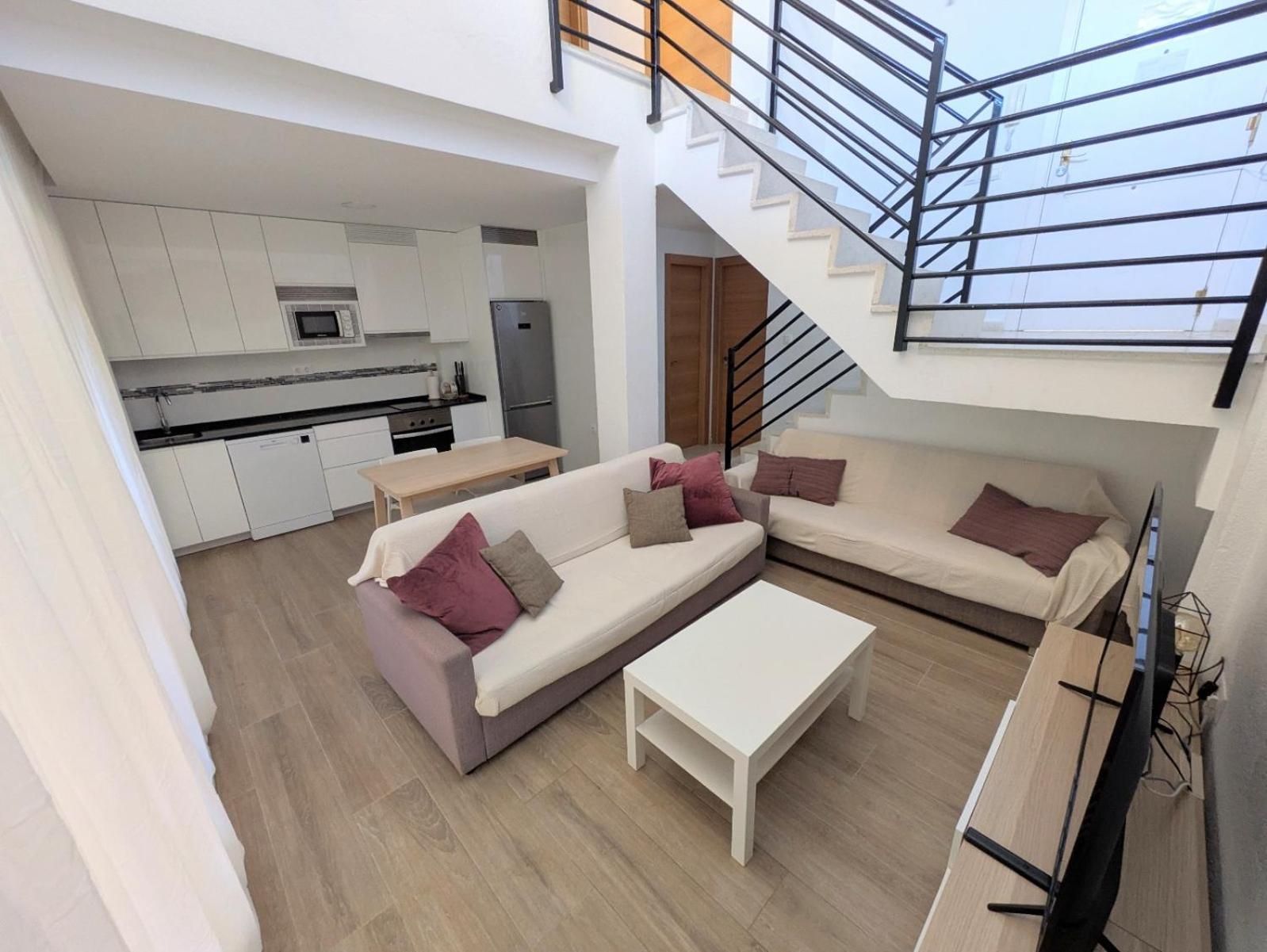 Magnífico duplex renovado con piscina garaje y jardín, frente a la playa de los Caños de Meca. Exterior foto