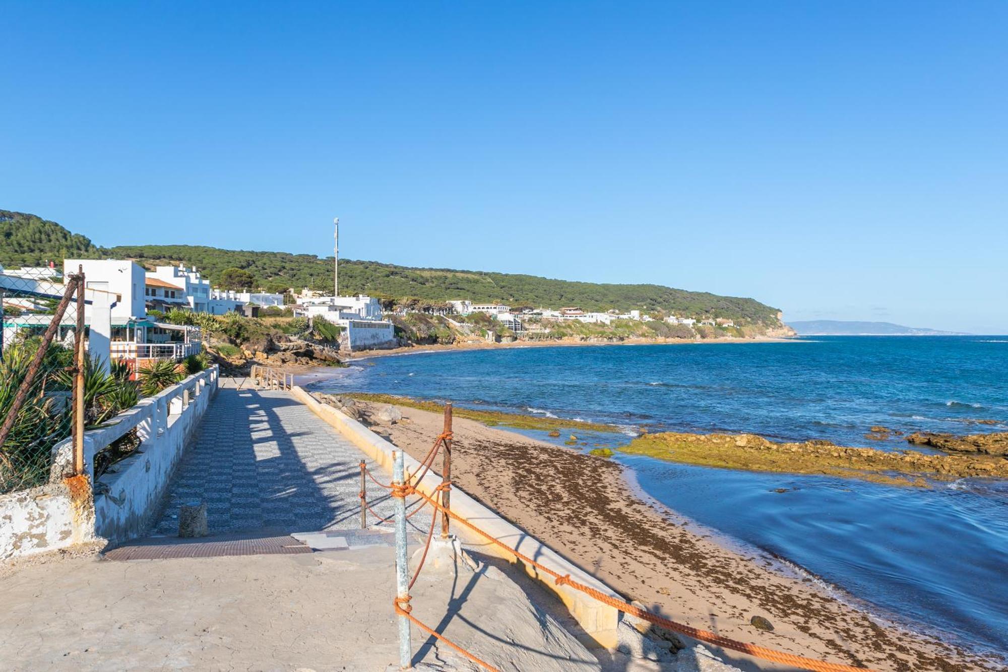 Magnífico duplex renovado con piscina garaje y jardín, frente a la playa de los Caños de Meca. Exterior foto