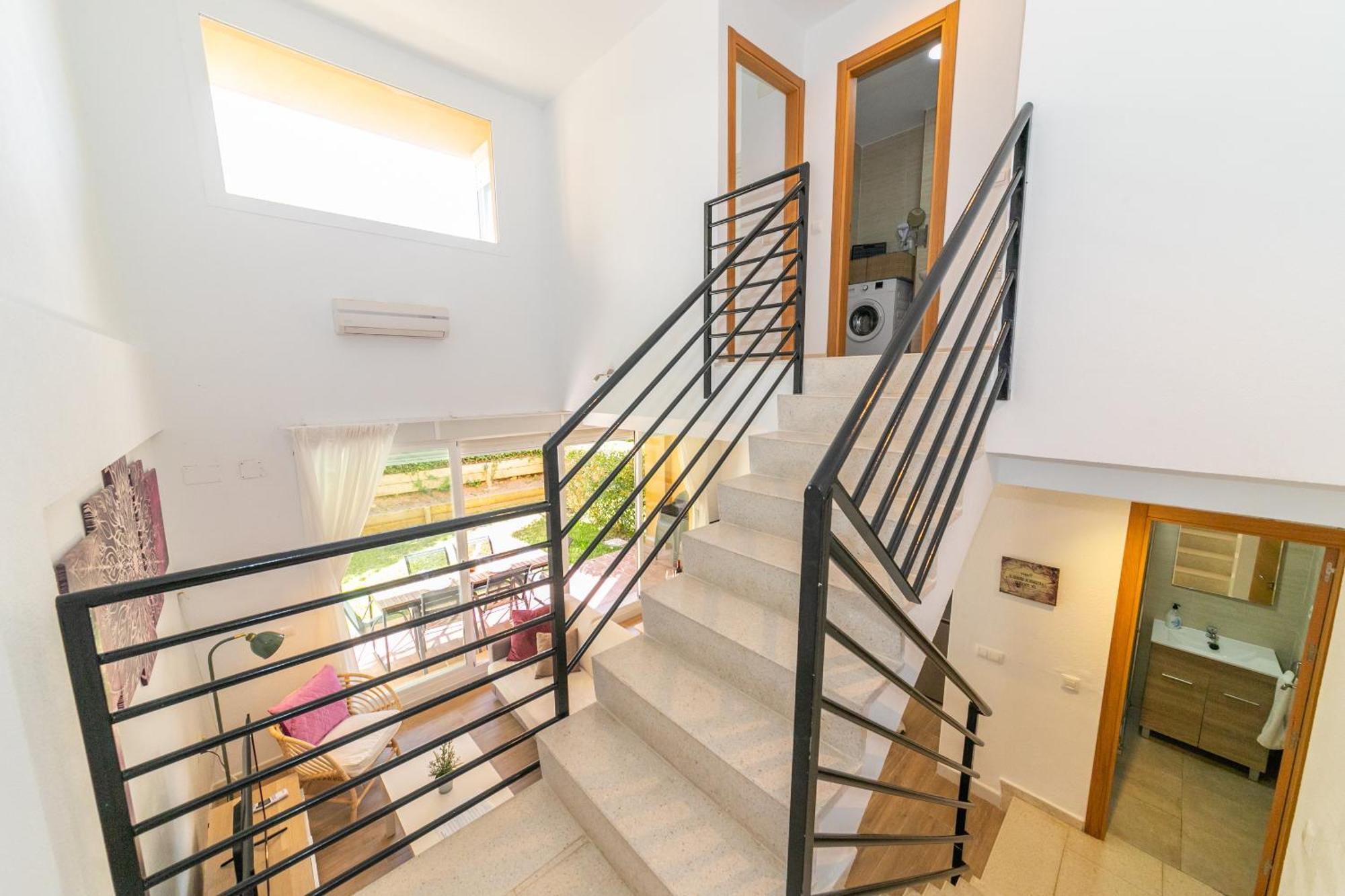 Magnífico duplex renovado con piscina garaje y jardín, frente a la playa de los Caños de Meca. Exterior foto