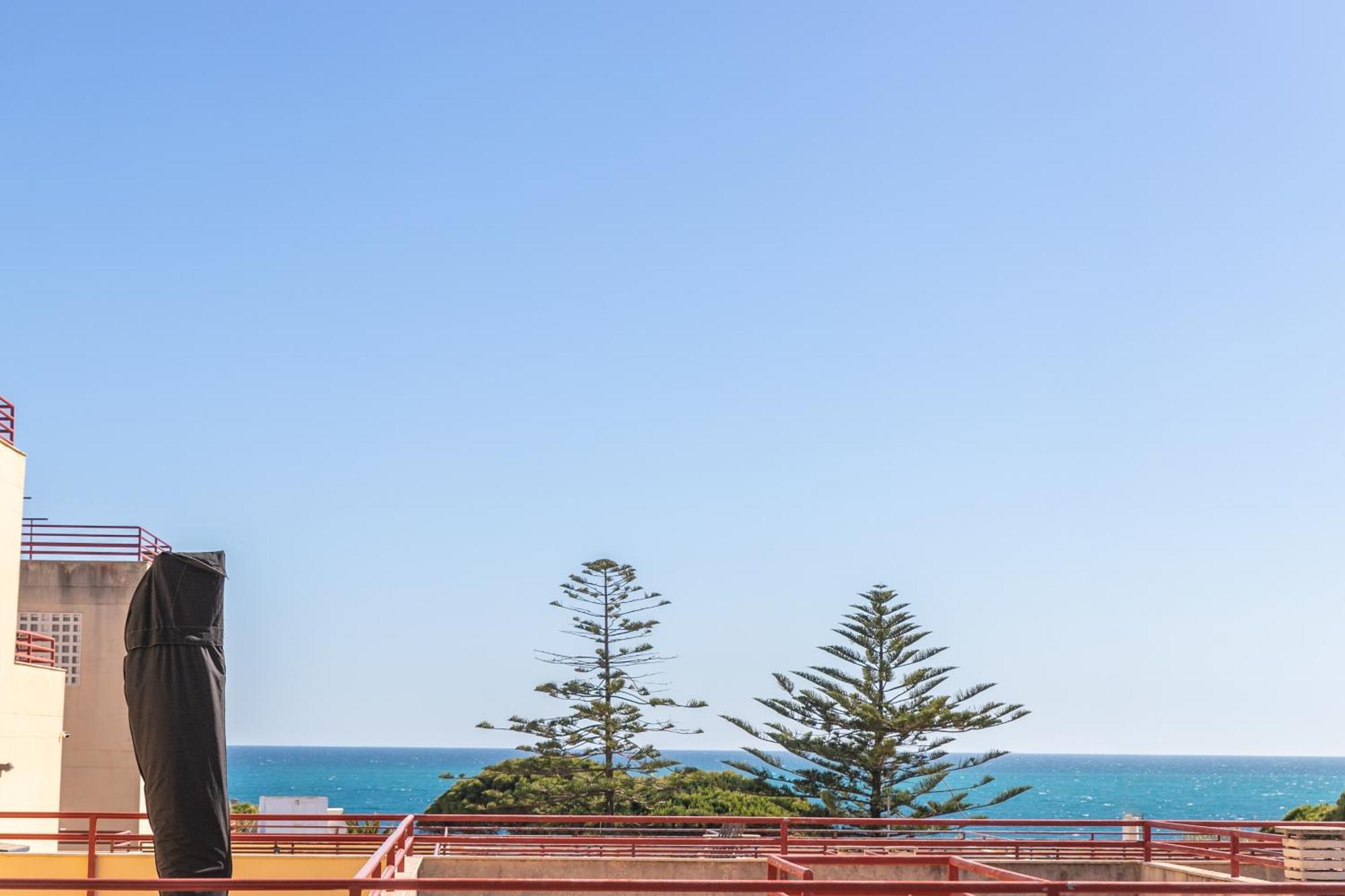 Magnífico duplex renovado con piscina garaje y jardín, frente a la playa de los Caños de Meca. Exterior foto