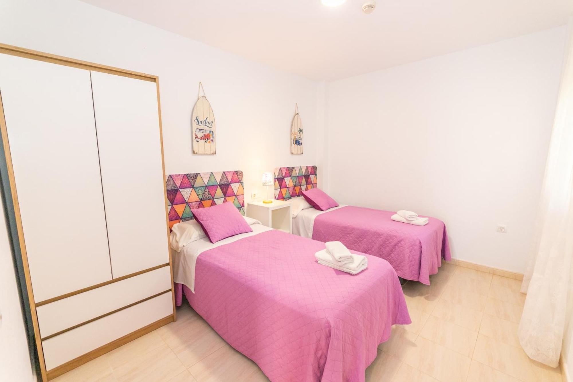 Magnífico duplex renovado con piscina garaje y jardín, frente a la playa de los Caños de Meca. Exterior foto